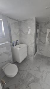 City Escape sleeps 6