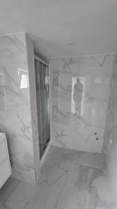 City Escape sleeps 6