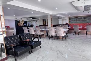 Papa Ji Hotel and Restaurant