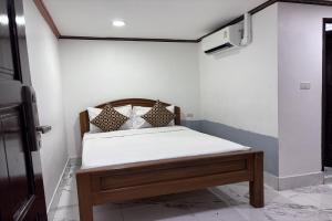 Papa Ji Hotel and Restaurant