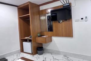 Papa Ji Hotel and Restaurant