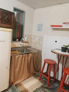 Challet pequeno a 60 metros do Centrinho