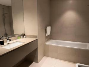 Large 4BR Stay Yas Island Fun at Your Doorstep