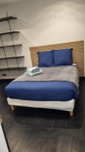 House sleeps 5 Orly Airport Paris