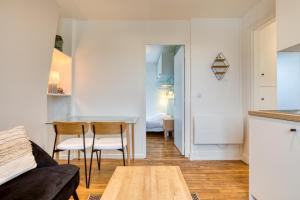 On Room Last Floor - Batignolles