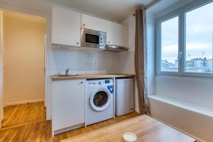 On Room Last Floor - Batignolles