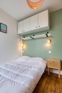 On Room Last Floor - Batignolles