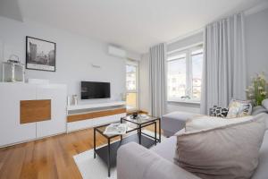 Warsaw Ursus Modern Apartment with Parking, AC & Balcony by Noclegi Renters