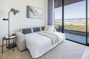 Frank Porter - Binghatti Corner