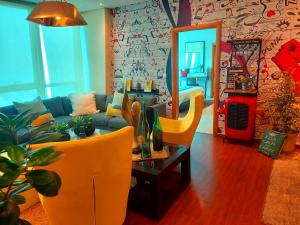 Zigzag Tower B-Golf course view from 33d floor, 2BR-3310A-TB