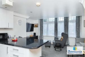 OWLS NEST by BOURNECOAST - Maisonette near sandy beaches and pier - FM10677