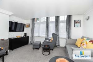 OWLS NEST by BOURNECOAST - Maisonette near sandy beaches and pier - FM10677