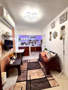 Athena & Storm the Bay Nook