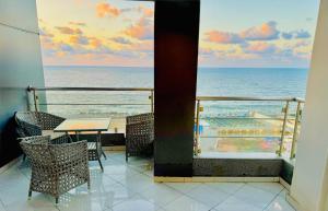 ALEX HOMES - Gleem Royal Plaza Luxury Apartments Direct Sea View