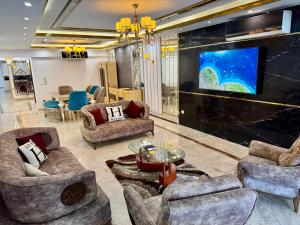 ALEX HOMES - Gleem Royal Plaza Luxury Apartments Direct Sea View