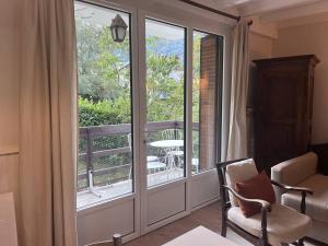 Charmant Appartement avec Cheminée à Cauterets - Animaux admis, Parking et Terrasse - FR-1-812-18