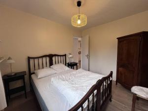 Charmant Appartement avec Cheminée à Cauterets - Animaux admis, Parking et Terrasse - FR-1-812-18