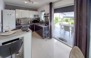 Cozy Apartment In Veprinac