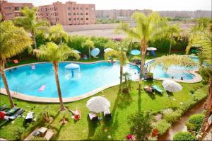 Cozy Family Oasis with Pool & Modern Design