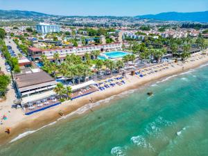 Risus Beach Resort Hotel