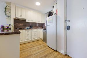 Central + Ocean View, walk beach, parking, Netflix