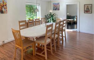 4 Bedroom Amazing Home In Farsø