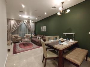 Zigzag Tower B-Honeymoon Suit, 1 Bedroom at 32 floor In Pearl-3201B