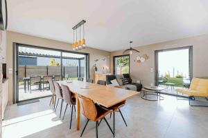 Maison récente, plages et commerces à pied