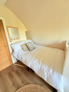 Tunnel Cottages at Blaen-nant-y-Groes Farm