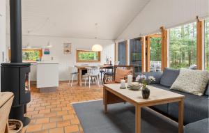 3 Bedroom Lovely Home In Nexø