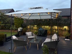 Modern Detached House with multiple parking and large garden next to Anfield Stadium