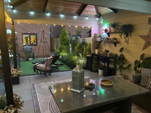 Modern Detached House with multiple parking and large garden next to Anfield Stadium