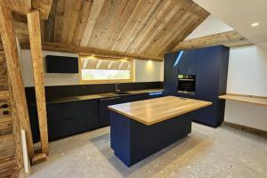 Grand appartement luxueux au milieu des montagnes
