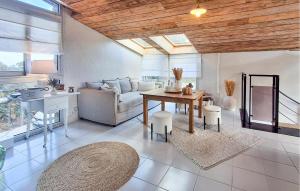 Gorgeous Home In Paimpol With Wifi