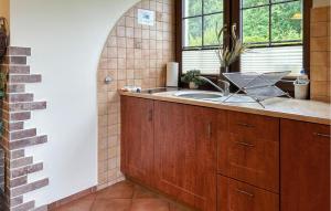 3 Bedroom Cozy Home In Debina