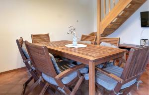 3 Bedroom Cozy Home In Debina