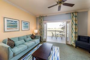 Heritage Crossing Retreat, 3 bed, 2 bath, Stunning Views, 2 balconies, 130