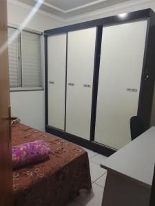 alugo apartamento proximo escola normal