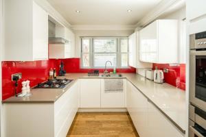 Spacious 2 Bed Flat with Garden for up to 6
