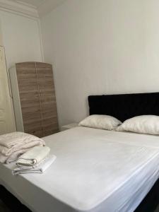 Modest City Center Apartment