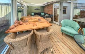 Nice Home In Esbjerg V With Wifi