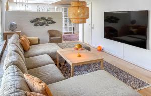 Nice Home In Esbjerg V With Wifi