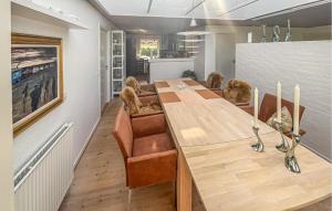 Nice Home In Esbjerg V With Wifi