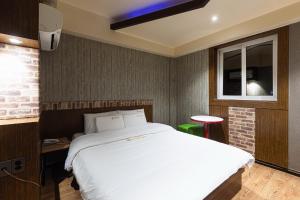 Metro DongAm Home Motel