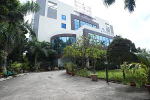 Grand Sarovar Portico, Latur