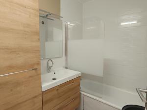 Appartement rénové lumineux avec terrasse et coin montagne - FR-1-445-189