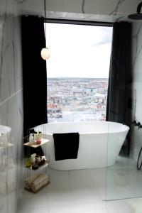 Skyline Global Apartments , 21th Floor, Free Garage, Self Check-in