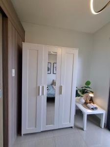 Shore 2 Condotel Near Airport MOA City View