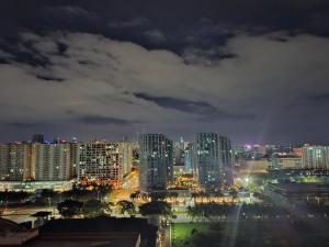Shore 2 Condotel Near Airport MOA City View