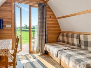 Orchard View - Uk50420